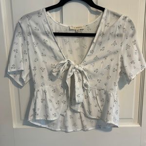 PacSun Cropped White Floral Tie Short Sleeve Blouse
